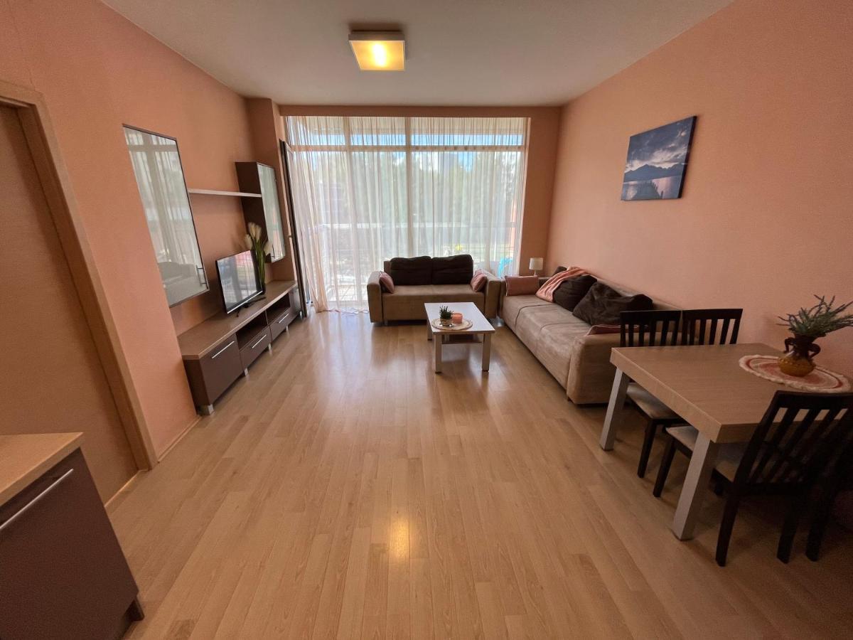 Lovely Apartments In Imanta With Free Parking 里加 外观 照片